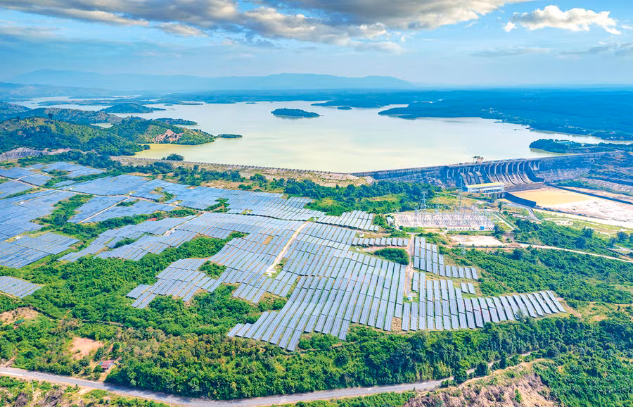 Công trình điện mặt trời Sê San 4 (huyện Ia Grai). Ảnh: Phạm Quý