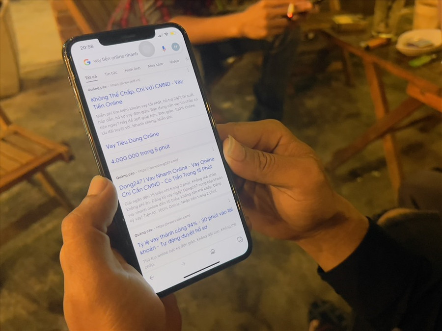 Liên tục nhiều người dính bẫy khi vay tiền online. Ảnh: Hoài Luân Liên tục nhiều người dính bẫy khi vay tiền online. Ảnh: Hoài Luân