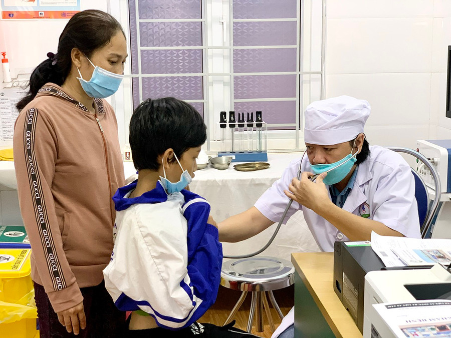 Người dân khi có dấu hiệu mắc bệnh cần đến ngay cơ sở y tế gần nhất để được tư vấn, khám và điều trị kịp thời. Ảnh: N.N Người dân khi có dấu hiệu mắc bệnh cần đến ngay cơ sở y tế gần nhất để được tư vấn, khám và điều trị kịp thời. Ảnh: N.N