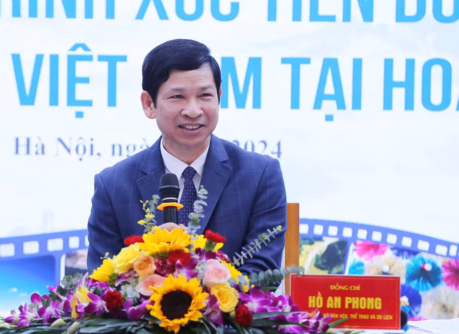 Thứ trưởng Bộ Văn hóa, Thể thao và Du lịch Hồ An Phong thông tin về chương trình tại họp báo. (Ảnh: CTV/Vietnam+)