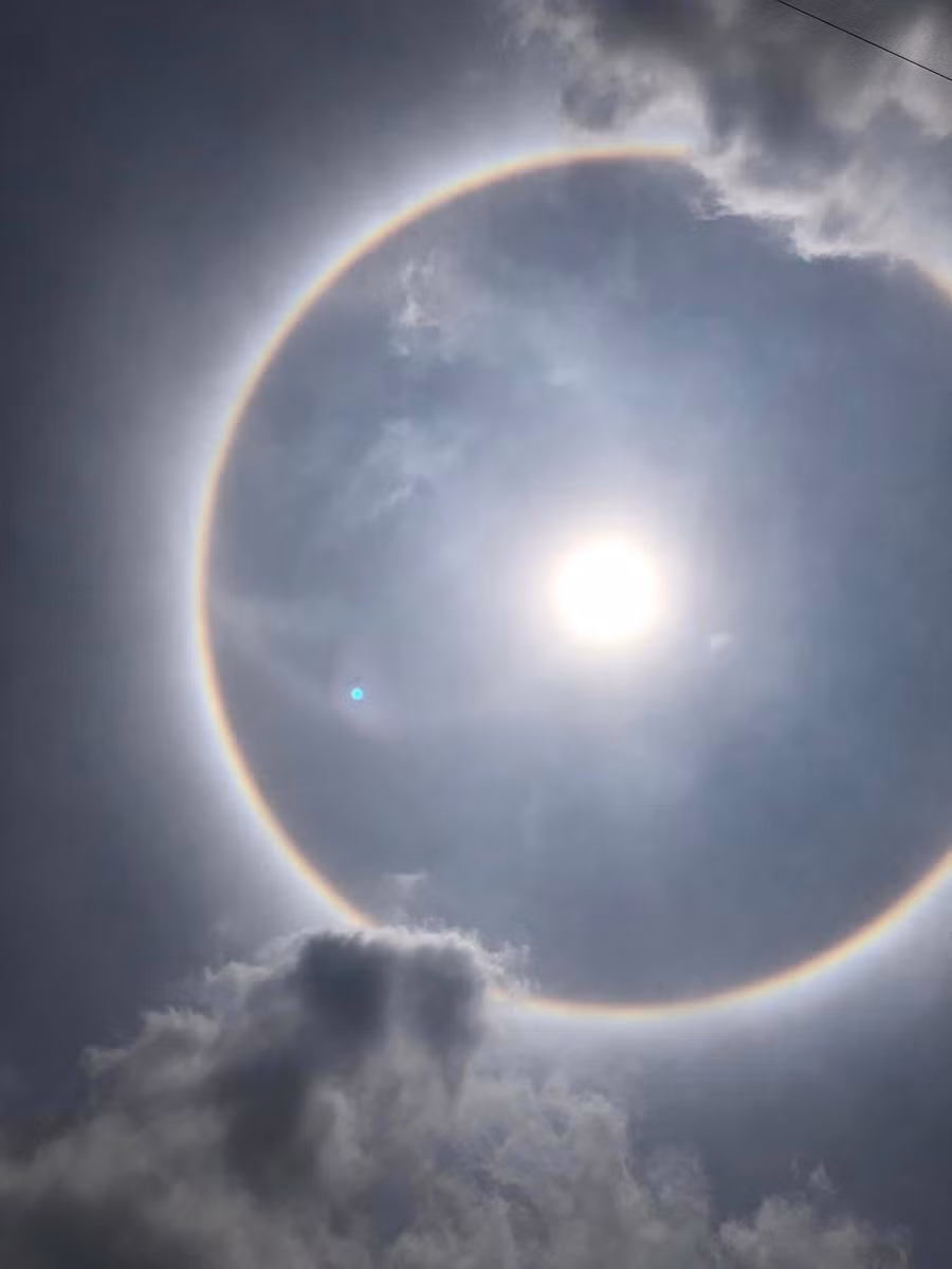 Quầng mặt trời có thể là dự báo của mưa giông sắp tới