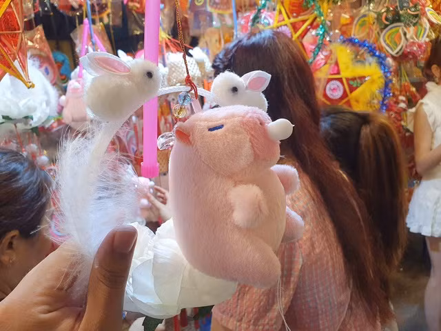 Capybara là loại lồng đèn bán… chạy nhất vào mùa trung thu năm nay