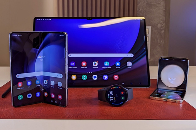 Người dùng có thể dễ dàng biến Galaxy Z Fold5 thành PC mini di động. Ảnh: CNET