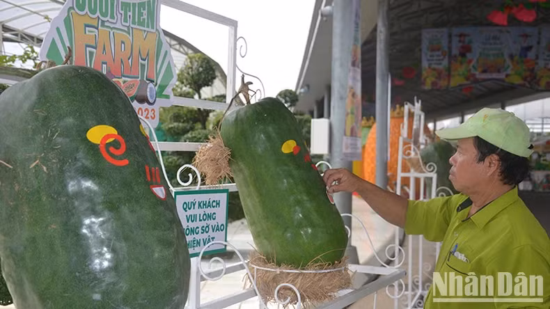 Khu du lịch văn hóa Suối Tiên được bình chọn là một trong 10 điểm giải trí, chương trình giải trí thú vị.