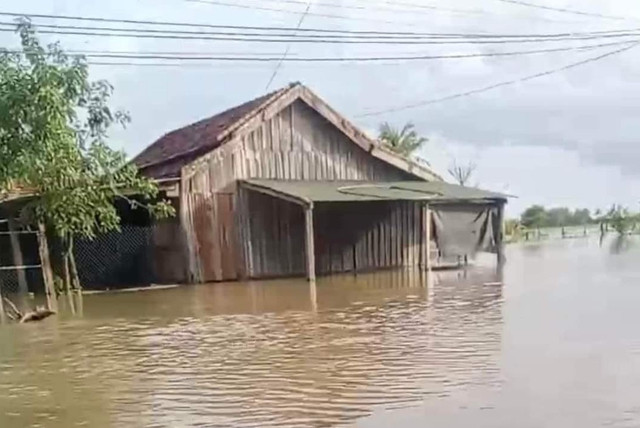 Nhà dân bị ngập do lũ tại xã Ea Rốk. Ảnh NGƯỜI DÂN CUNG CẤP