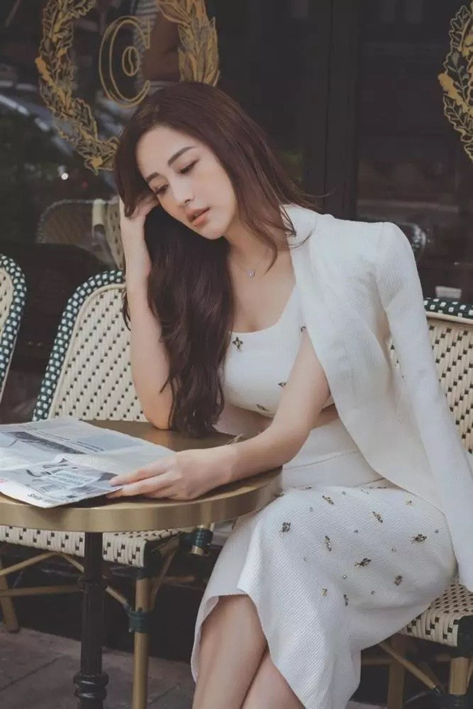 Câu chuyện mặt mộc cười té ghế của Mai Phương Thúy - Ảnh 4. Mai Phương Thúy là một trong những hoa hậu được yêu mến