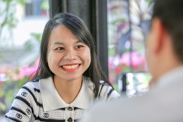 Chị Thu nhớ lại lần đầu tiên gửi lời mời kết bạn với anh Bảo qua Facebook. Ảnh: Đ.H