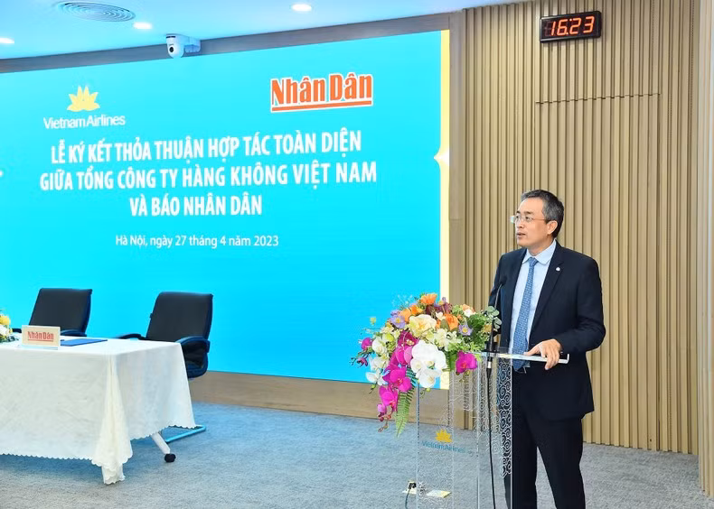 Bí thư Đảng ủy, Chủ tịch Hội đồng quản trị Tổng công ty Hàng không Việt Nam Đặng Ngọc Hòa phát biểu tại Lễ ký kết.