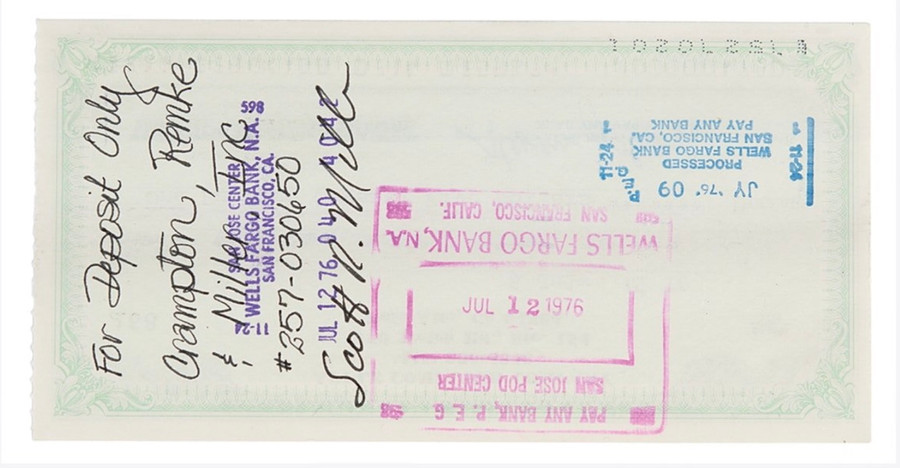 Mặt sau tấm séc có chữ kí của Steve Jobs. Ảnh: RR Auction Mặt sau tấm séc có chữ kí của Steve Jobs. Ảnh: RR Auction