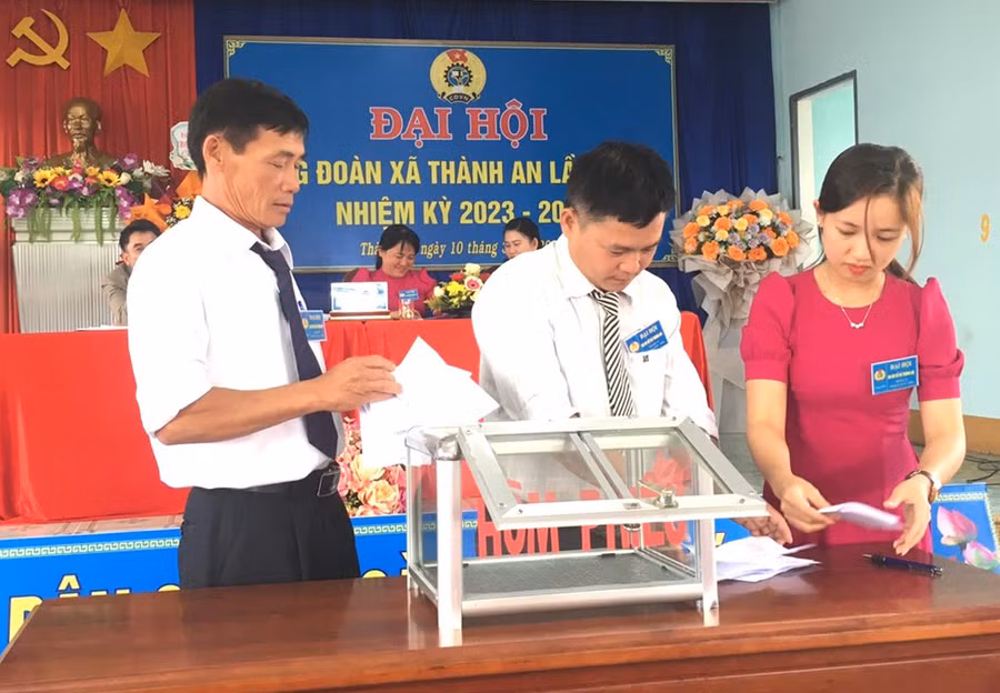 Công tác tổ chức đại hội, bầu ủy viên Ban Chấp hành Công đoàn cơ sở thị xã An Khê diễn ra đúng quy trình, quy định. Ảnh: An Phát