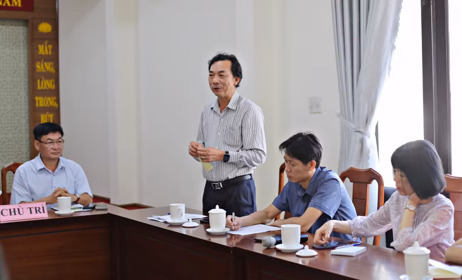 Nhà báo Lương Văn Danh - Phó Tổng Biên tập Báo Gia Lai trao đổi thông tin về công tác chuyển đổi số.