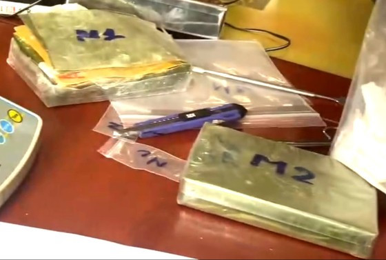 Tang vật 2 bánh heroin