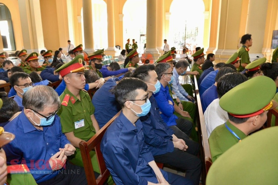 Các bị cáo tại tòa ngày 19-3. Ảnh: CAO THĂNG Các bị cáo tại tòa ngày 19-3. Ảnh: CAO THĂNG