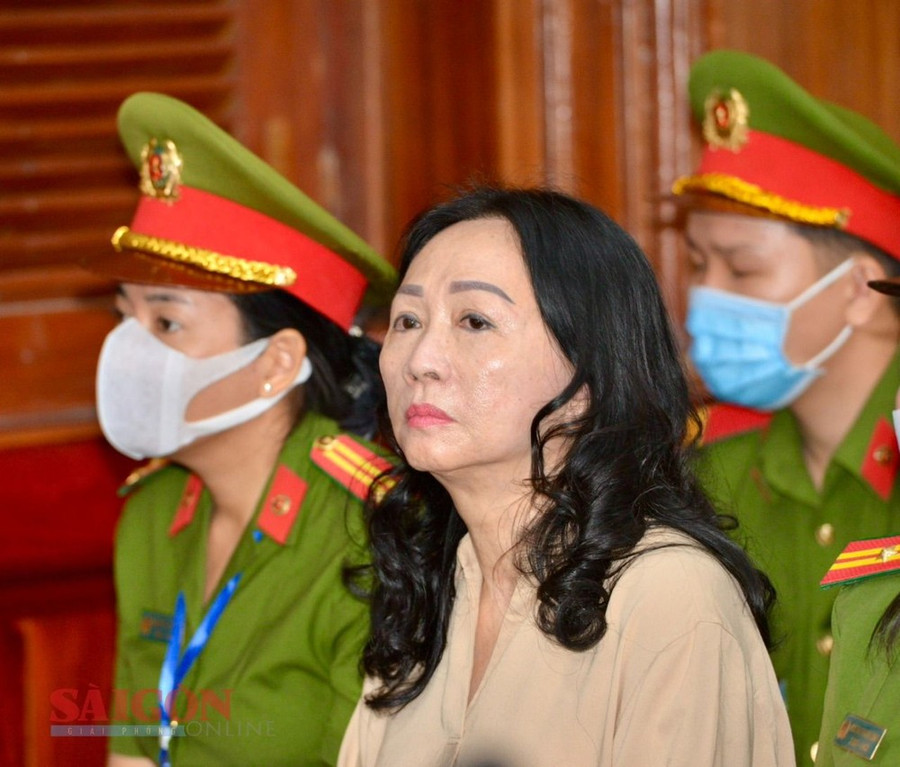 Bị cáo Trương Mỹ Lan tại tòa ngày 19-3. Ảnh: CAO THĂNG Bị cáo Trương Mỹ Lan tại tòa ngày 19-3. Ảnh: CAO THĂNG