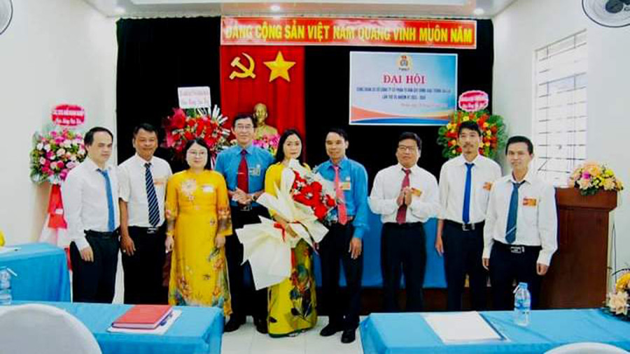 Ban chấp hành Công đoàn Công ty Cổ phần Tư vấn Xây dựng Giao thông Gia Lai nhiệm kỳ 2023-2028 ra mắt đại hội. Ảnh: Thu Lê