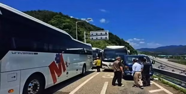 Hơn 80 người bị thương sau vụ tai nạn. (Nguồn: Gyanhigyan) Hơn 80 người bị thương sau vụ tai nạn. (Nguồn: Gyanhigyan)