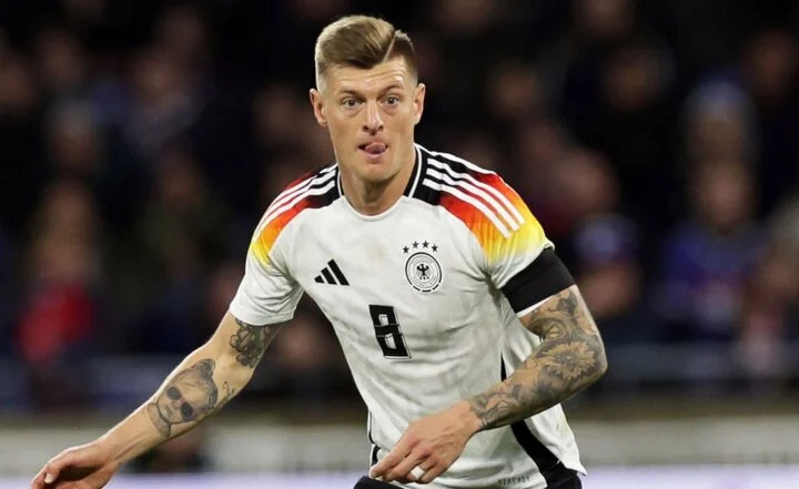 Kroos tỏa sáng ngay sau khi trở lại tuyển Đức. Kroos tỏa sáng ngay sau khi trở lại tuyển Đức.