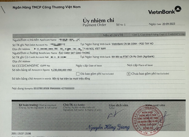 Anh Đ. nộp đủ tiền đấu giá biển số vào sáng 20.9. Ảnh: NVCC