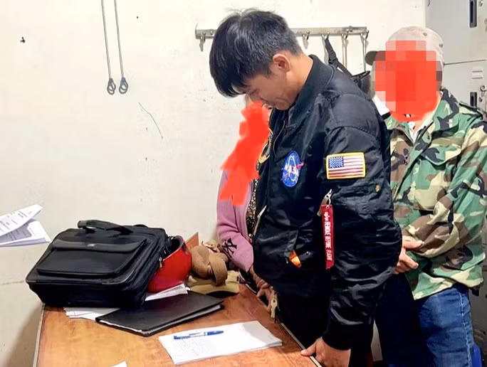 Hồ Văn Hưng tại cơ quan công an. Ảnh: Công an cung cấp.