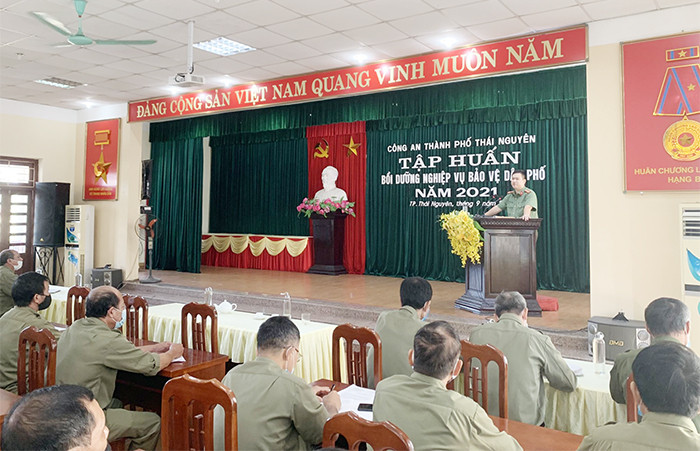 Tuyên truyền đấu tranh ngăn chặn với hoạt động “tà đạo”, “đạo lạ” trên địa bàn. Tuyên truyền đấu tranh ngăn chặn với hoạt động “tà đạo”, “đạo lạ” trên địa bàn.
