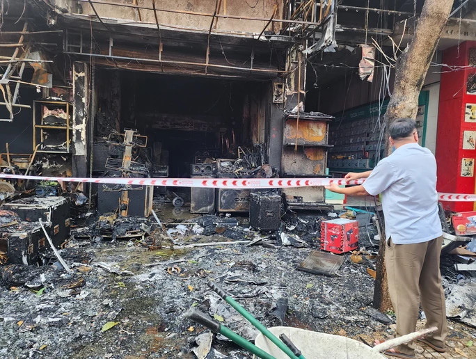 Giăng dây bảo vệ hiện trường, phục vụ điều tra Giăng dây bảo vệ hiện trường, phục vụ điều tra