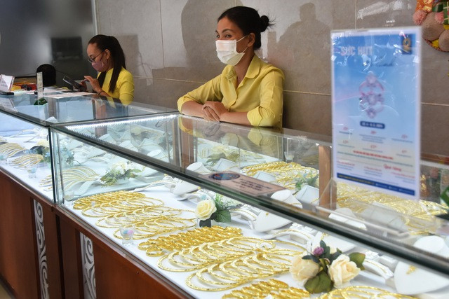 Giá vàng hôm nay của thế giới đã có ngày thứ 3 liên tiếp sụt giảm Giá vàng hôm nay của thế giới đã có ngày thứ 3 liên tiếp sụt giảm