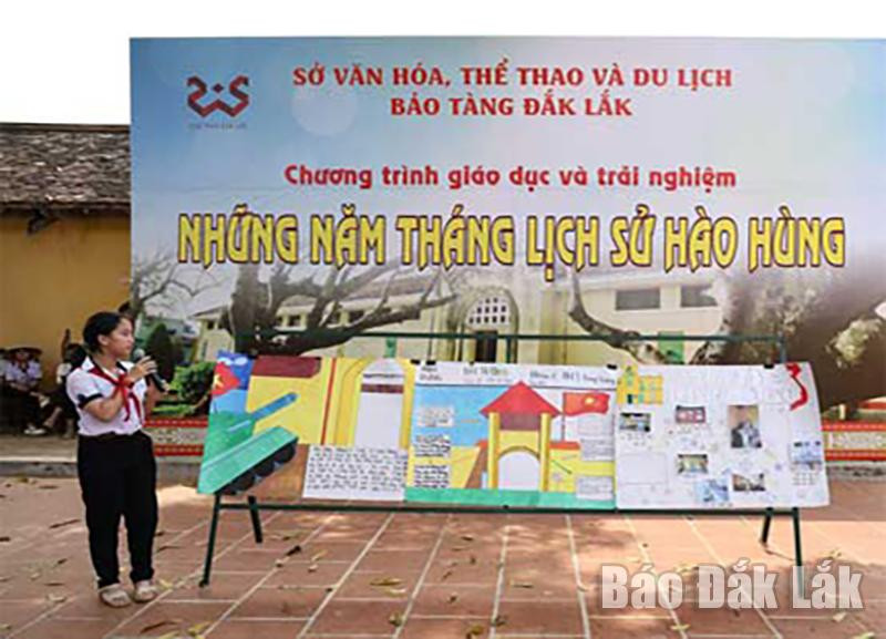 Học sinh tìm hiểu, trải nghiệm tại Nhà đày Buôn Ma Thuột qua Chương trình giáo dục và trải nghiệm “Những năm tháng lịch sử hào hùng”. Học sinh tìm hiểu, trải nghiệm tại Nhà đày Buôn Ma Thuột qua Chương trình giáo dục và trải nghiệm “Những năm tháng lịch sử hào hùng”.
