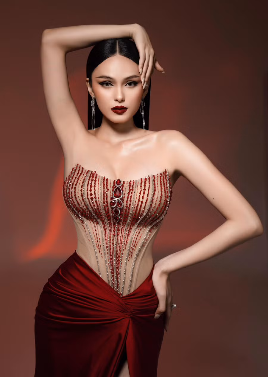 Huỳnh Kim Anh ghi tên mình vào top 18 Miss Universe Vietnam 2023. Trước đó, người đẹp đến từ TP.HCM từng thử sức ở cuộc thi Hoa hậu Du lịch Việt Nam và dừng chân ở top 10 chung cuộc. Ảnh: FBNV