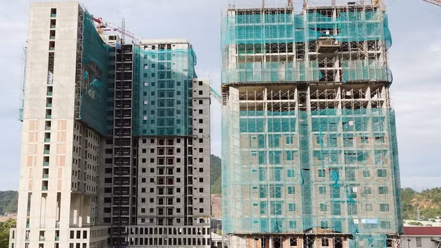 Một dự án nhà ở xã hội ở tỉnh Bình Định đang trong quá trình xây dựng. Ảnh: Hoàng Trọng