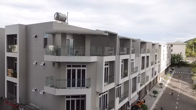 Tỉnh Bình Định bố trí đất xây dựng công trình kinh doanh thương mại để góp phần giảm giá bán nhà ở xã hội. Ảnh: Hoàng Trọng