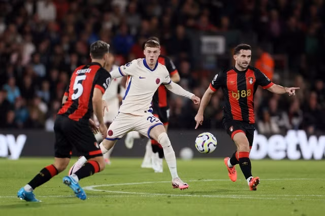 Cole Palmer bị các hậu vệ Bournemouth "bắt chết"