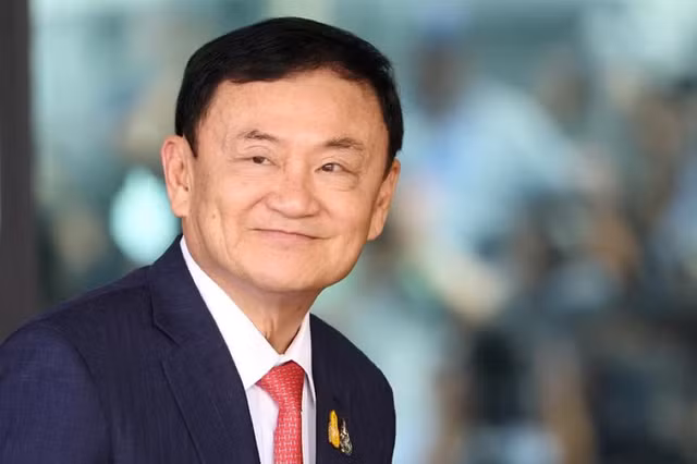 Cựu Thủ tướng Thái Lan Thaksin Shinawatra cho biết ông sẵn sàng đối mặt với cáo buộc phạm tội khi quân. Ảnh: REUTERS