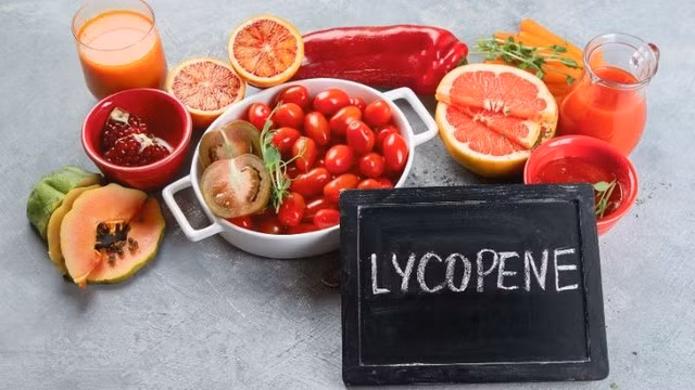 Các món ăn làm từ thực phẩm giàu lycopene là thứ bạn nên tránh xa sau khi uống rượu - Ảnh minh họa từ Internet