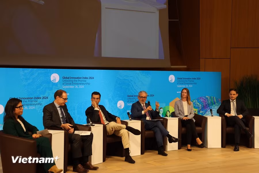 Các đại biểu tham gia thảo luận tại sự kiện. (Ảnh: Anh Hiển/Vietnam+)