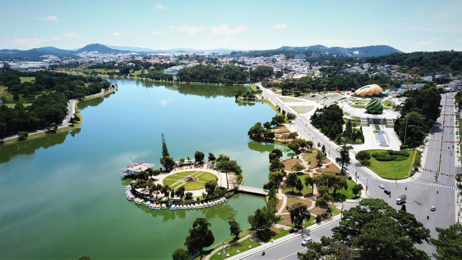 Mục tiêu đến năm 2030, Lâm Đồng trở thành tỉnh phát triển khá toàn diện của cả nước. Ảnh: Gia Bảo/TNO Mục tiêu đến năm 2030, Lâm Đồng trở thành tỉnh phát triển khá toàn diện của cả nước. Ảnh: Gia Bảo/TNO