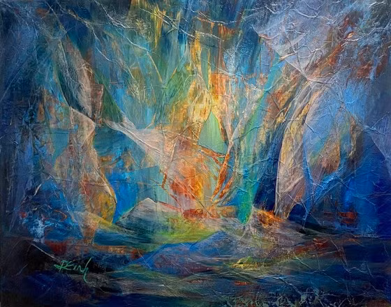 Tác phẩm của họa sĩ Trần Thùy Linh trưng bày trong triển lãm