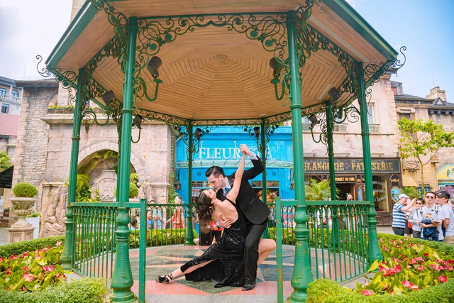 TP.Đà Nẵng dành tặng 100 vé trải nghiệm Bà Nà Hills cho các cặp đôi đến TP.Đà Nẵng làm đám cưới, trăng mật và kỷ niệm ngày cưới. Ảnh: NGUYỄN TÚ