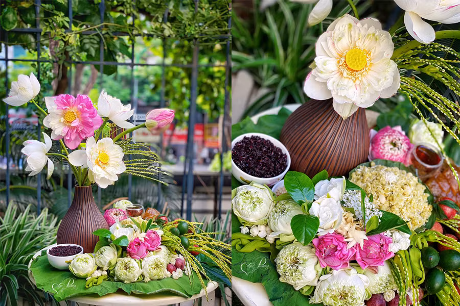 Chị Phương chia sẻ, trong mâm cúng Tết Đoan Ngọ năm nay, độc đáo nhất là cành sen hồng tịnh đế - một đài nảy 2 bông, rất quý. Ngoài ra, bông sen cốm lai có màu nửa hồng nửa trắng cũng rất hiếm gặp. "Tôi thích nhất là khay hoa thơm ngát, thanh tịnh như tấm lòng cầu mong mùa màng bội thu, người người no ấm, gia đạo bình an thuận hòa", chị chia sẻ. Ảnh: NGỌC PHƯƠNG