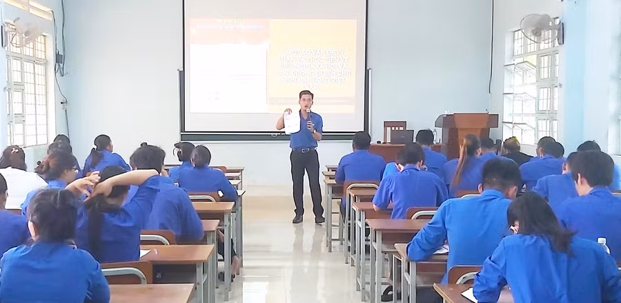 Lớp tập huấn cán bộ Đoàn-Hội-Đội tại huyện Krông Pa năm 2023. Ảnh: Hà Đức Thành