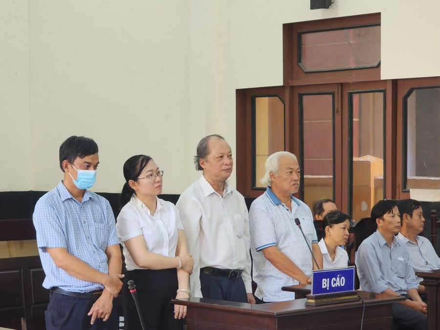 Các bị cáo tại phiên xét xử. Các bị cáo tại phiên xét xử.