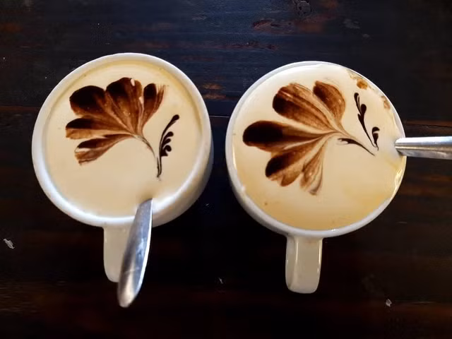 Cà phê trứng, thức uống khiến nhiều người trẻ "phải lòng". Ảnh: THANH NAM