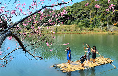 Hồ Đăk Ke - một địa điểm thu hút khách du lịch tại Măng Đen. Ảnh: Thế Binh/baokontum