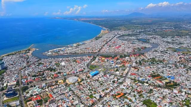 Đến năm 2050, Bình Thuận trở thành cực phát triển quan trọng của khu vực duyên hải Trung Bộ có kinh tế biển phát triển mạnh, bền vững, cơ cấu kinh tế hiện đại (ảnh nguồn internet)