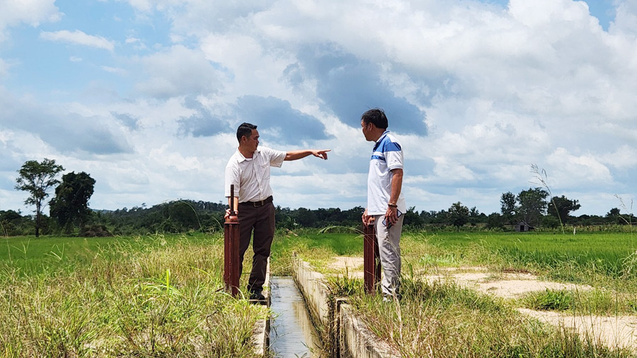 Nguồn nước từ công trình thủy lợi tác động rất lớn đến đời sống của bà con nơi đây. Ảnh: H.P