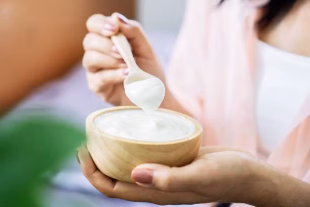 Sữa chua 'chữa lành' đường ruột đang suy yếu sau khi uống thuốc kháng sinh.