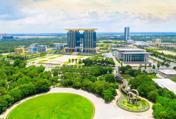 Bình Dương là một trong các địa phương đứng đầu cả nước về đóng góp cho ngân sách trung ương, về thu hút đầu tư nước ngoài, chuyển đổi cơ cấu kinh tế theo hướng công nghiệp hóa, hiện đại hóa, phát triển thông minh, bền vững (ảnh tư liệu)