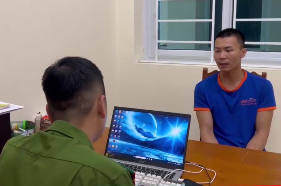 Đối tượng Đặng Kỳ Quý bị bắt giữ về hành vi "Cướp tài sản". Ảnh: Công an Thanh Hóa Đối tượng Đặng Kỳ Quý bị bắt giữ về hành vi "Cướp tài sản". Ảnh: Công an Thanh Hóa