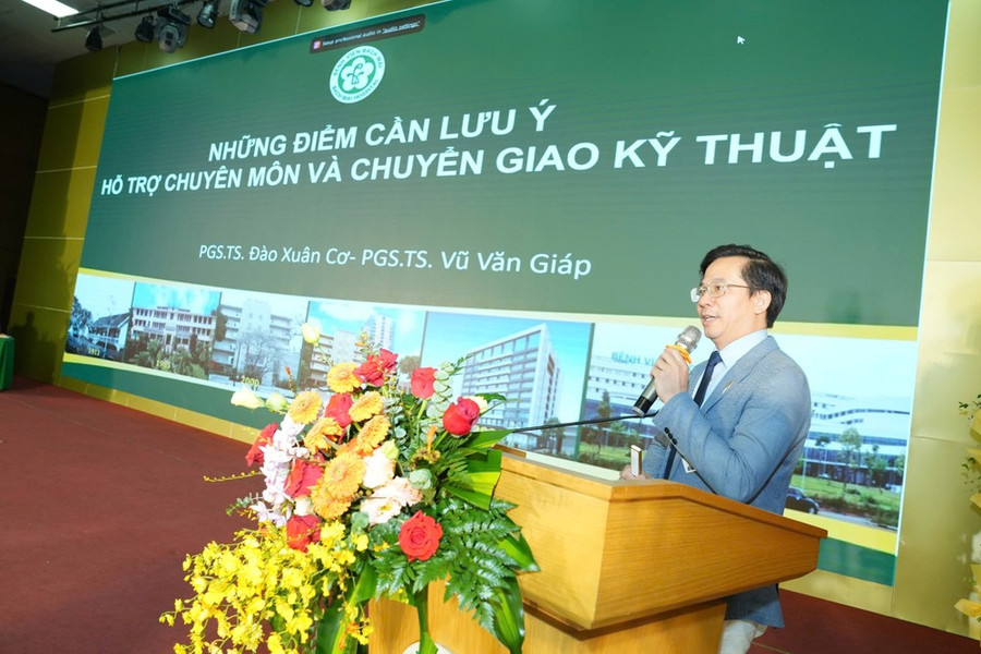 Phó giáo sư Vũ Văn Giáp - Phó Giám đốc Bệnh viện Bạch Mai. (Ảnh: PV/Vietnam+) Phó giáo sư Vũ Văn Giáp - Phó Giám đốc Bệnh viện Bạch Mai. (Ảnh: PV/Vietnam+)
