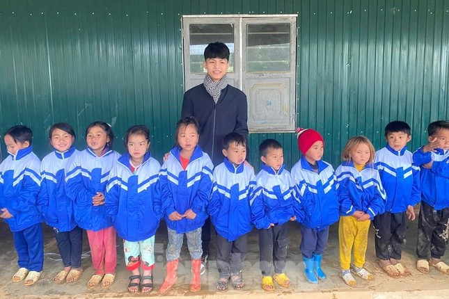 Cường trong một lần tham gia tình nguyện ở huyện Quế Phong.