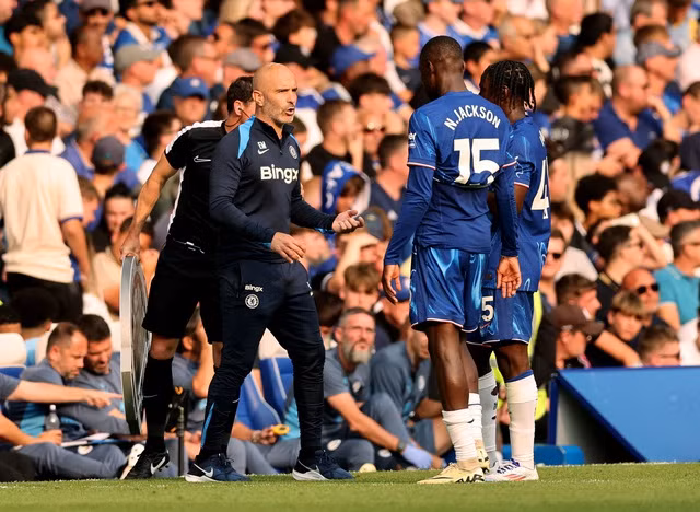 HLV Enzo Maresca phải cân nhắc từng nhân sự ra sân.